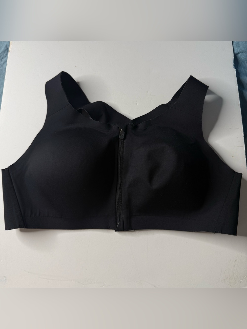 lululemon athletica Black Front-Zip Wireless Sports Bra